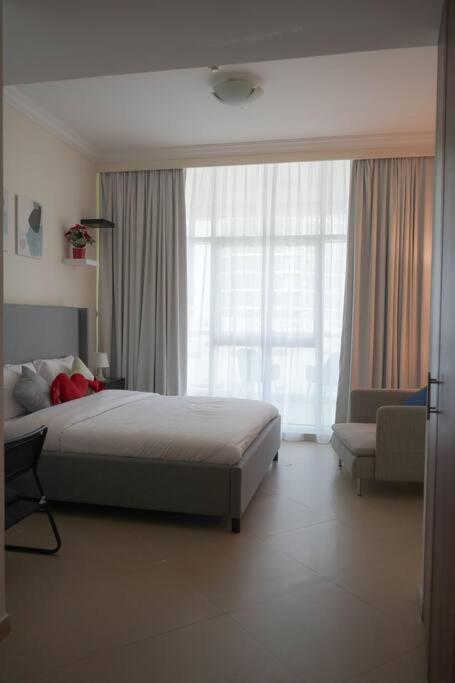 Step Into Serenity - Discover Modern Living In 1Br Apartment With Panoramic Views In Dubai Marina Near Jbr Walk, Beach And Bla Bla Club Esterno foto