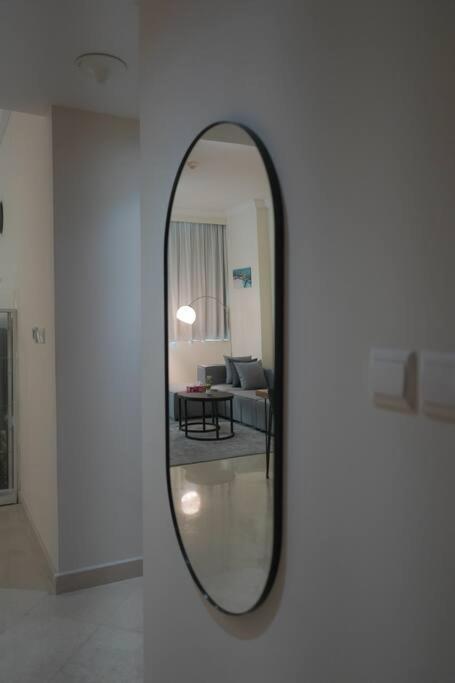 Step Into Serenity - Discover Modern Living In 1Br Apartment With Panoramic Views In Dubai Marina Near Jbr Walk, Beach And Bla Bla Club Esterno foto