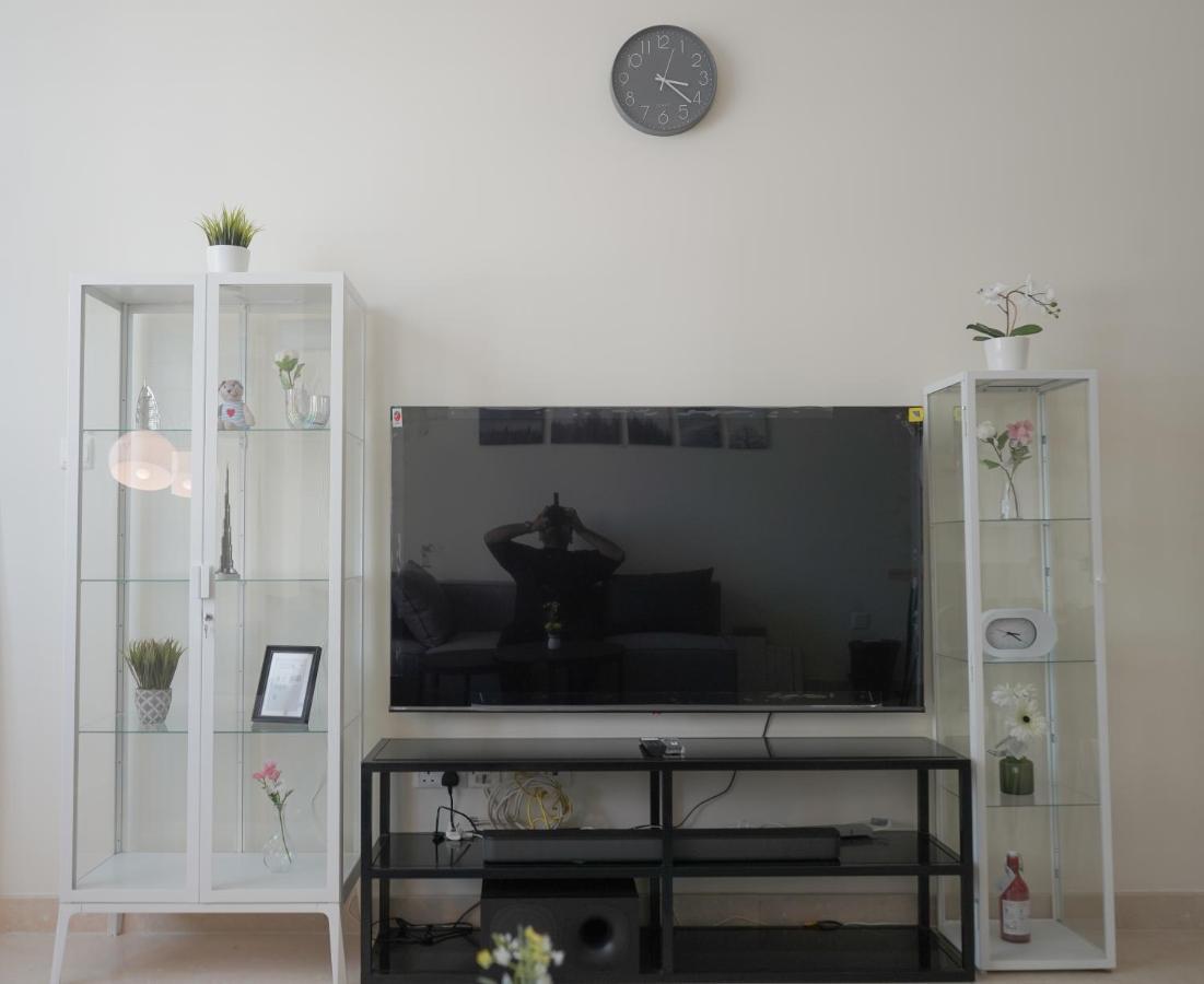 Step Into Serenity - Discover Modern Living In 1Br Apartment With Panoramic Views In Dubai Marina Near Jbr Walk, Beach And Bla Bla Club Esterno foto